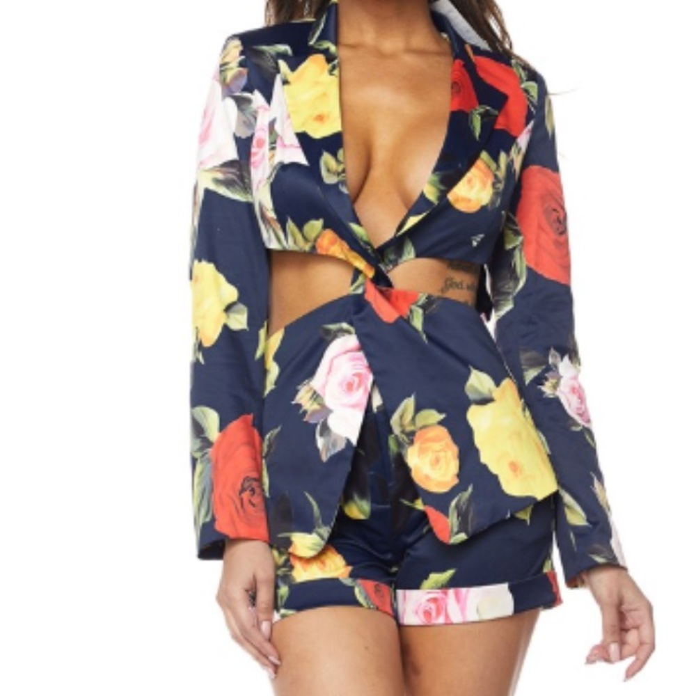 FLORAL BLAZER AND SHORT SET